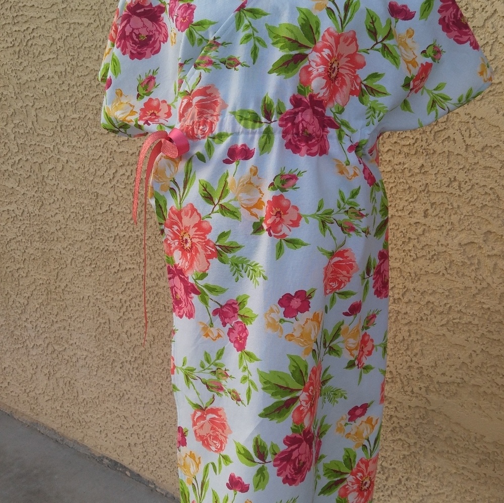 Custom made maternity gown sets